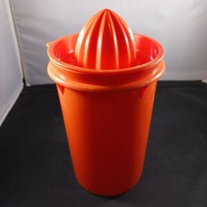 Tupperware Citrus Juicer 2pcs